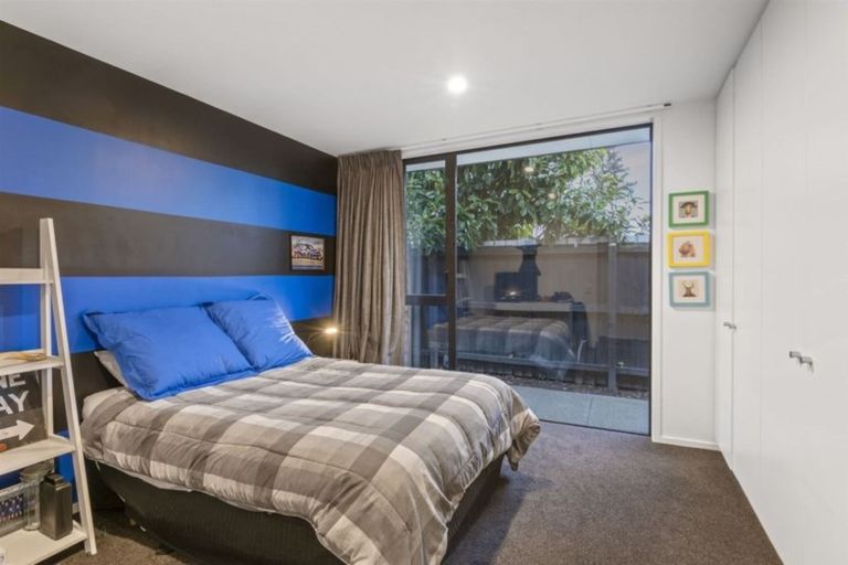 Photo of property in 64 Clyde Road, Ilam, Christchurch, 8041