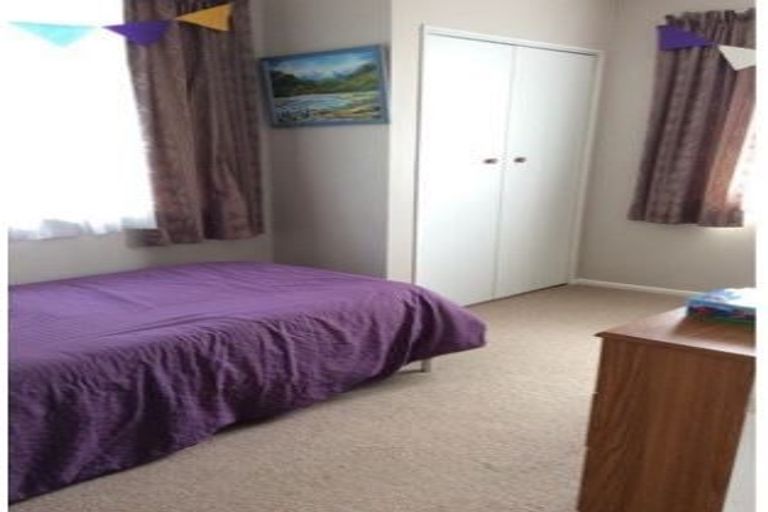 Photo of property in 5a Pemberton Crescent, Greerton, Tauranga, 3112