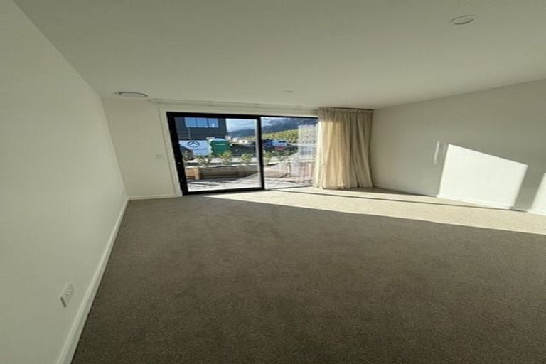 Photo of property in 1 Reedland Street, Jacks Point, 9371