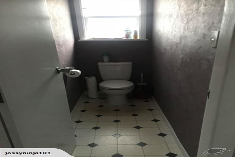 Photo of property in 28 Woodleigh Street, Frankleigh Park, New Plymouth, 4310