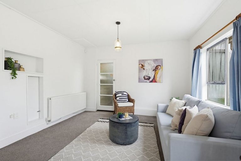 Photo of property in 77 Baylands Drive, Newlands, Wellington, 6037