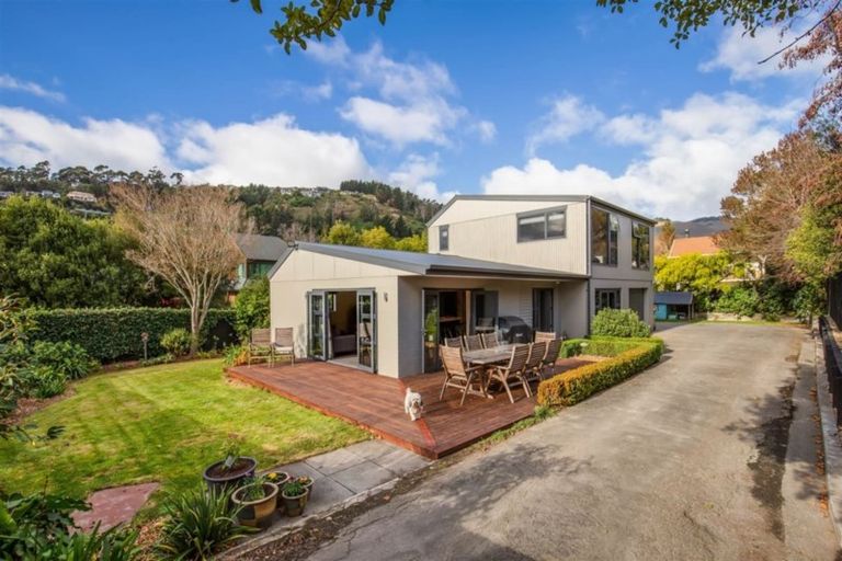 Photo of property in 77 Landsdowne Terrace, Cashmere, Christchurch, 8022