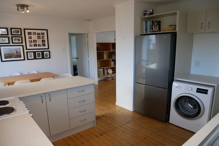 Photo of property in 12 Duncan Avenue, Te Atatu South, Auckland, 0610