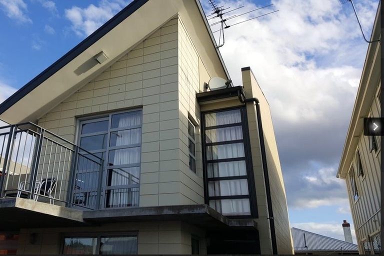 Photo of property in 17 Titan Street, North Dunedin, Dunedin, 9016