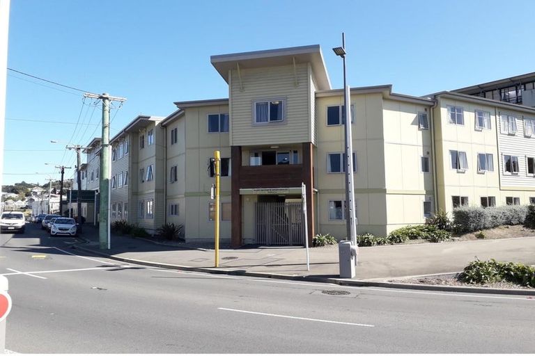 Photo of property in Basin Reserve Complex, 66/4 Sussex Street, Mount Cook, Wellington, 6021