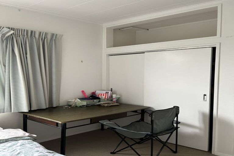 Photo of property in 2 Foyle Street, Island Bay, Wellington, 6023