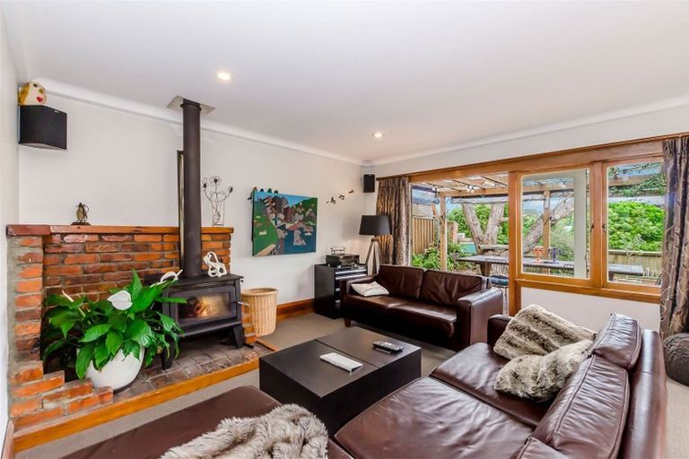 Photo of property in 72 Tilley Road, Paekakariki, 5034
