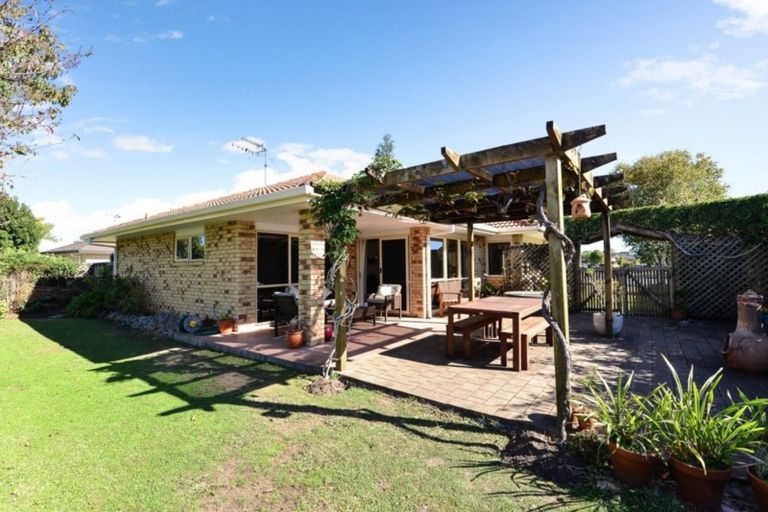 Photo of property in 19 Mangakoea Place, St Andrews, Hamilton, 3200