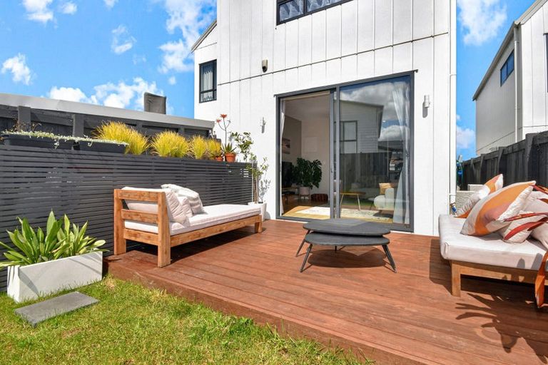 Photo of property in 4 Whakanoho Road, Westgate, Auckland, 0814