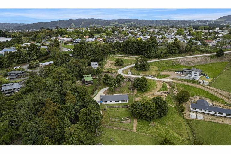 Photo of property in 4 Watercourse Way, Tikipunga, Whangarei, 0112