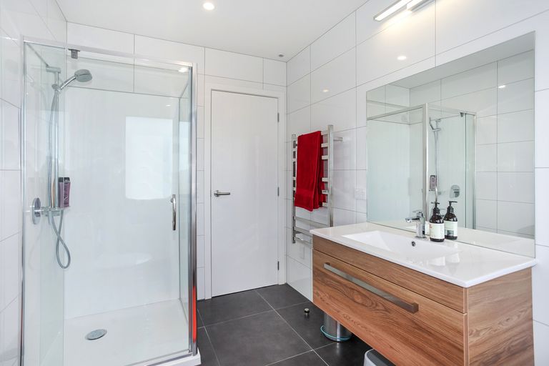 Photo of property in 28 Hillpark Drive, Pokeno, 2402