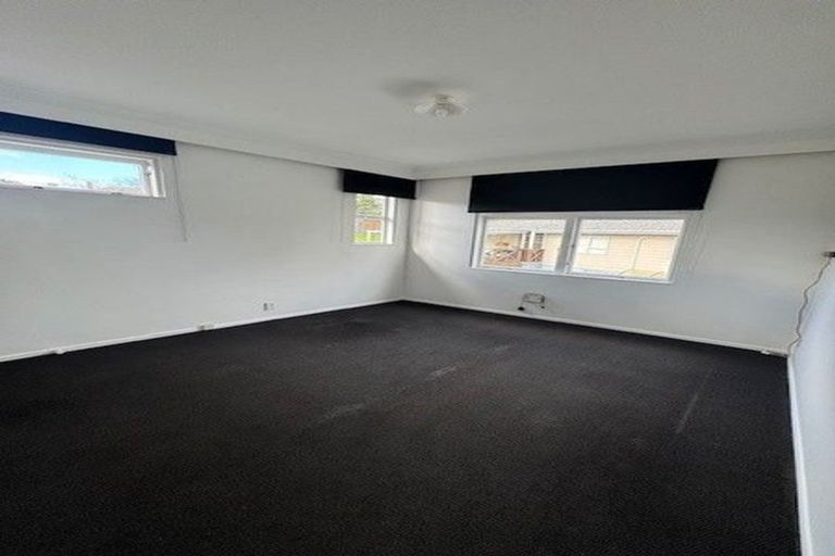 Photo of property in 282 Great North Road, Henderson, Auckland, 0612