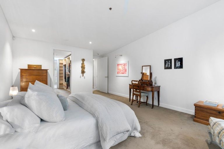 Photo of property in Bay Point Apartments, 6b/172 Oriental Parade, Oriental Bay, Wellington, 6011