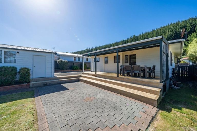 Photo of property in 33 Trelawney Road, Wainuiomata, Lower Hutt, 5014
