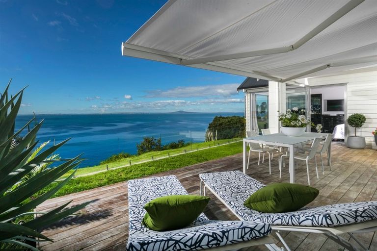 Photo of property in 63 Tiri Road, Manly, Whangaparaoa, 0930