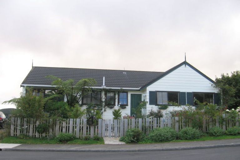 Photo of property in 30 Dominica Crescent, Grenada Village, Wellington, 6037