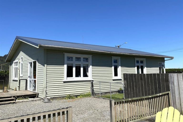 Photo of property in 43 Bright Street, Cobden, Greymouth, 7802