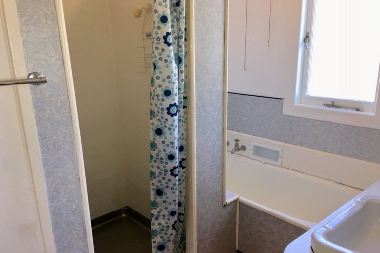 Photo of property in 6 Oxford Street, Whakapirau, Maungaturoto, 0583