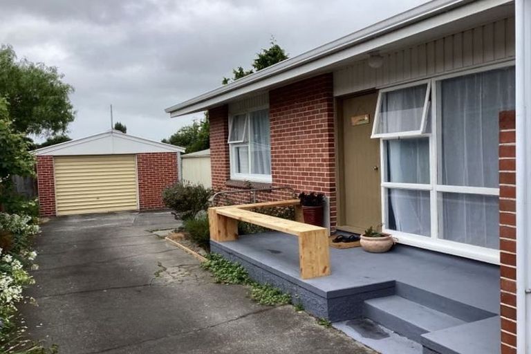 Photo of property in 2/254 Main Road North, Redwood, Christchurch, 8051