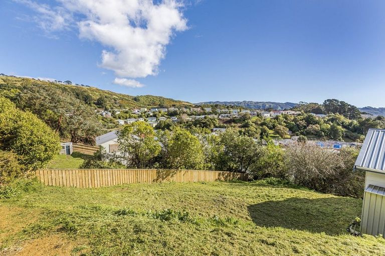 Photo of property in 32 Northumberland Street, Cannons Creek, Porirua, 5024
