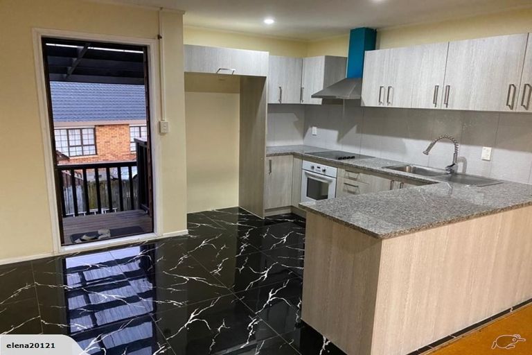 Photo of property in 2 Aspiring Avenue, Clover Park, Auckland, 2019