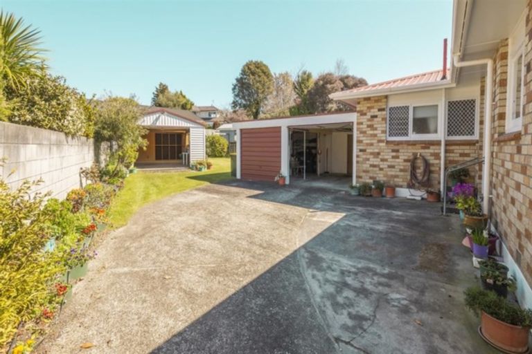 Photo of property in 14 Hillcrest Avenue, Hillcrest, Rotorua, 3015