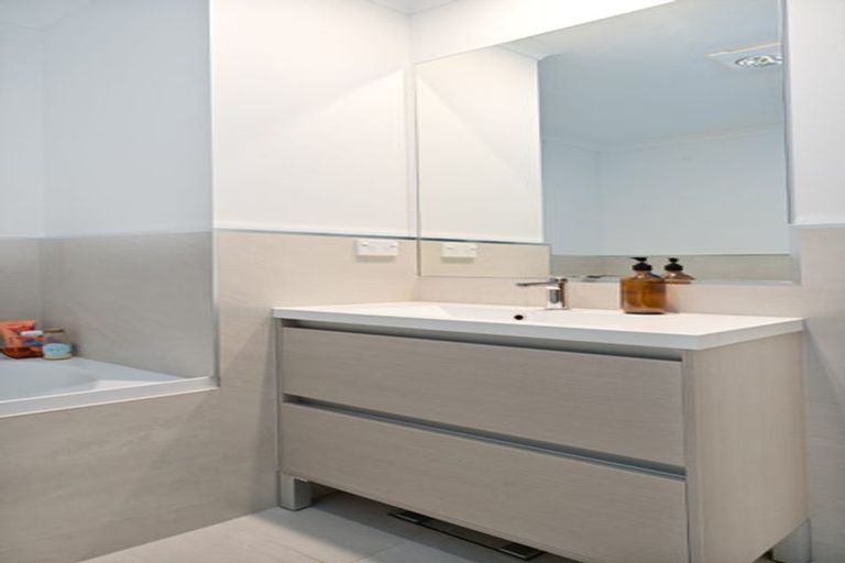 Photo of property in 32c Titoki Street, Te Atatu Peninsula, Auckland, 0610