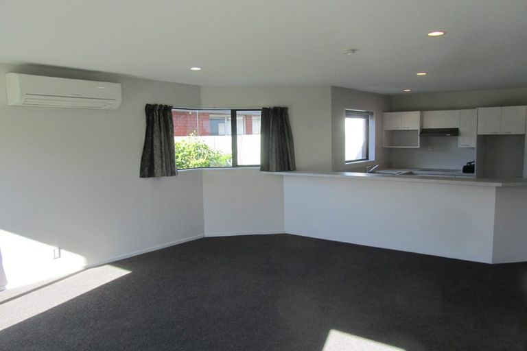 Photo of property in 22a Dunedin Street, Redwood, Christchurch, 8051
