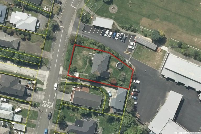 Photo of property in 56 Ranui Terrace, Tawa, Wellington, 5028