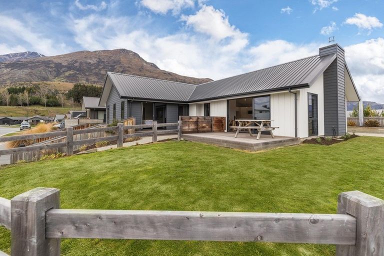 Photo of property in 14 Violet Way, Lower Shotover, Queenstown, 9304