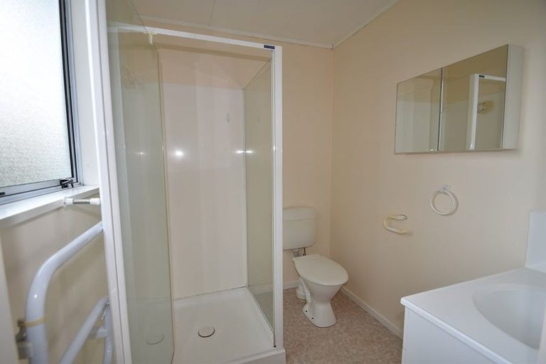 Photo of property in 2/2 Mcdowell Crescent, Hillcrest, Auckland, 0626