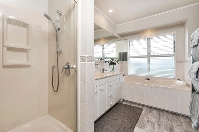Photo of property in 12 Marlin Street, West Harbour, Auckland, 0618