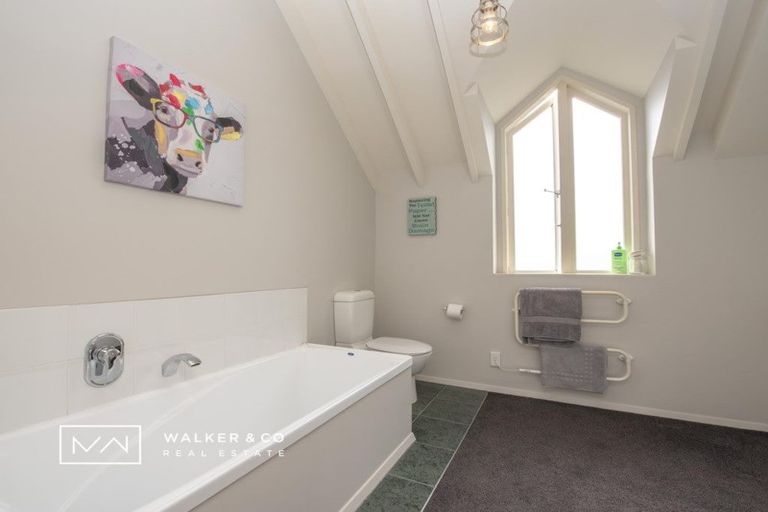 Photo of property in 15 Pempsey Street, Silverstream, Upper Hutt, 5019