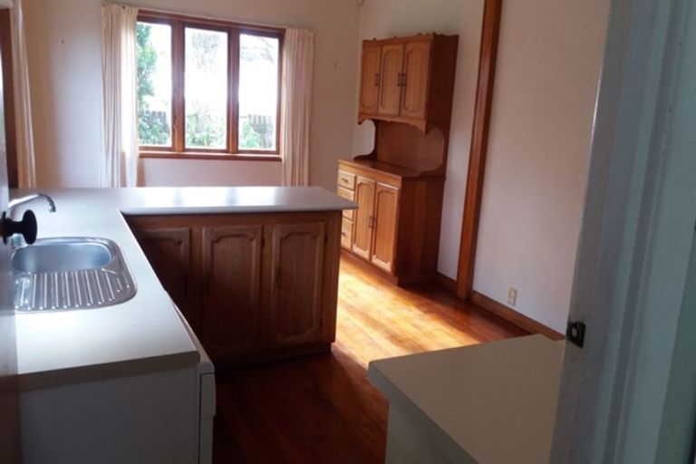 Photo of property in 17 Boyd Avenue, Mangere Bridge, Auckland, 2022