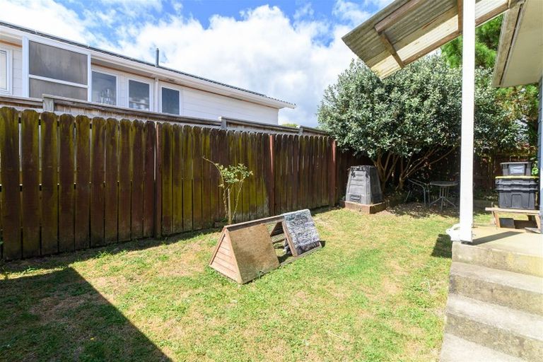Photo of property in 1/10 Hillman Place, Ranui, Auckland, 0612