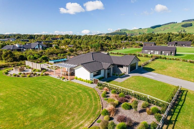 Photo of property in 1 Ribbonwood Lane, Kinloch, Taupo, 3377