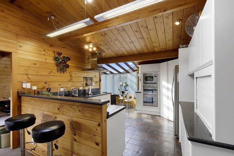 Photo of property in 6a Pilcher Crescent, Naenae, Lower Hutt, 5011