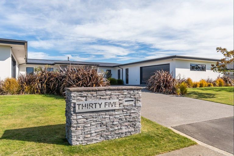 Photo of property in 35 Rossington Drive, West Melton, 7618