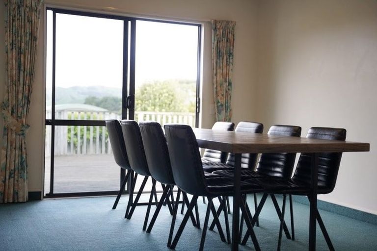 Photo of property in 31 Lanyon Place, Whitby, Porirua, 5024