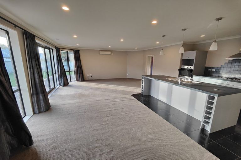 Photo of property in 44 Wiltshire Drive, Huntington, Hamilton, 3210