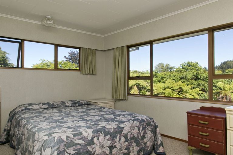 Photo of property in 22 Scenic Heights, Acacia Bay, Taupo, 3330