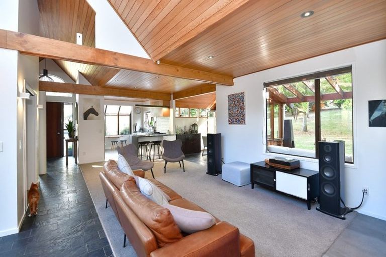 Photo of property in 30 Moontide Road, Kumeu, 0892