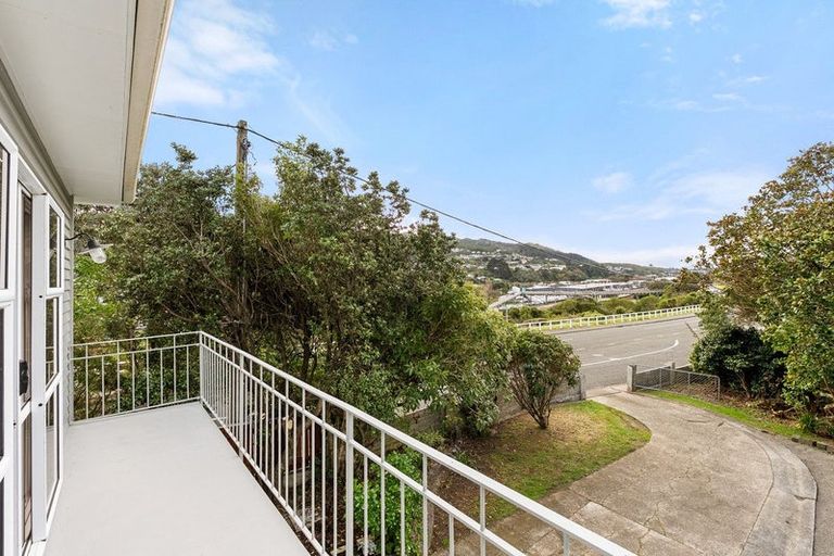 Photo of property in 6 Duncan Street, Tawa, Wellington, 5028