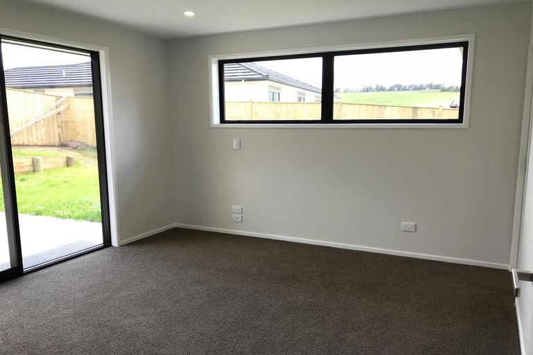 Photo of property in 92 Hillpark Drive, Pokeno, 2402