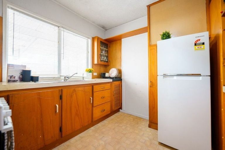 Photo of property in 10 Oxford Road, Manurewa, Auckland, 2102
