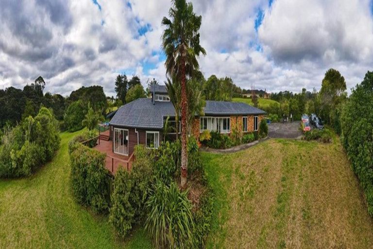 Photo of property in 20 Chester Avenue, Greenhithe, Auckland, 0632