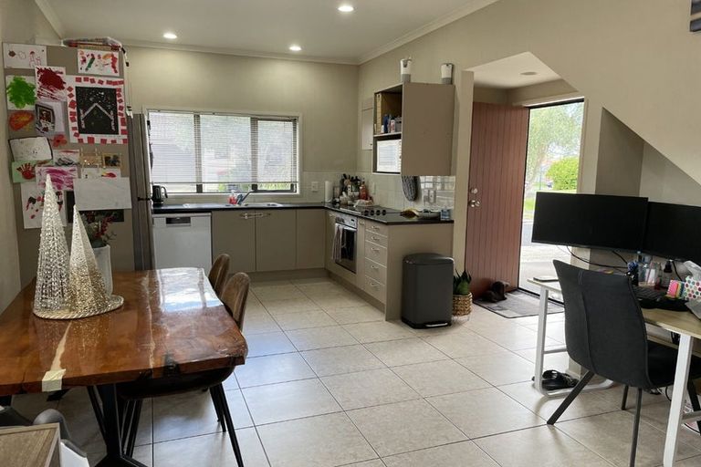 Photo of property in 3 Skip Lane, East Tamaki, Auckland, 2013