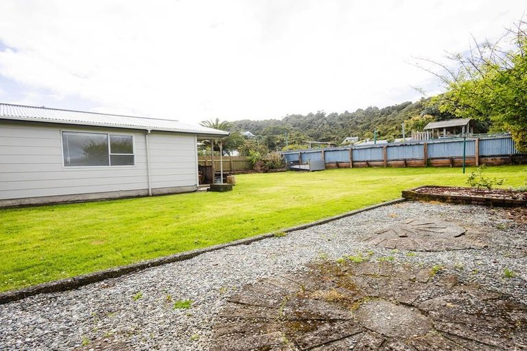 Photo of property in 187 Main South Road, Karoro, Greymouth, 7805