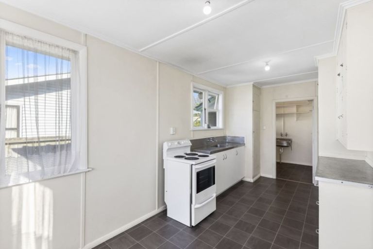 Photo of property in 302 Oxford Terrace, Avalon, Lower Hutt, 5011