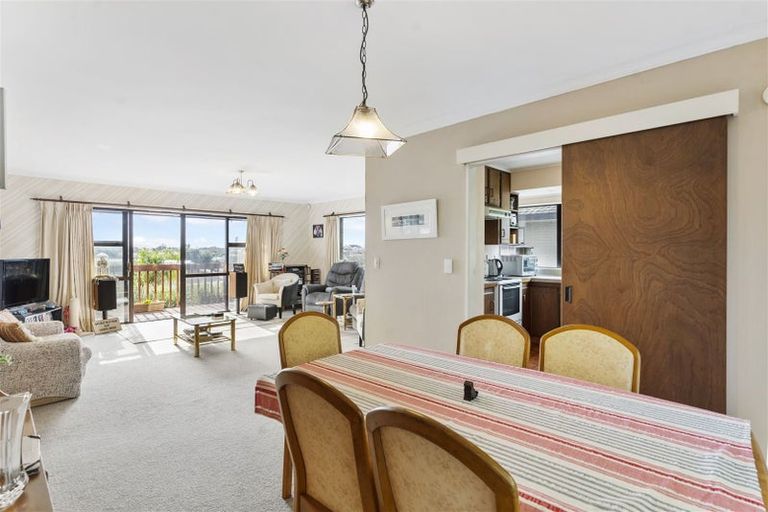 Photo of property in 1/3a Charles Dickens Drive, Mellons Bay, Auckland, 2014